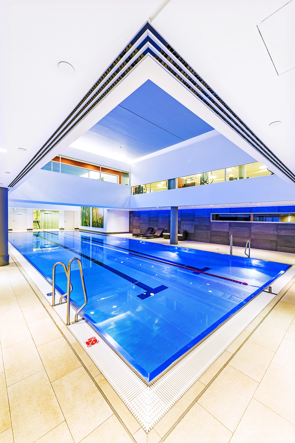 Product in context - Ceiling installation (3 slots)